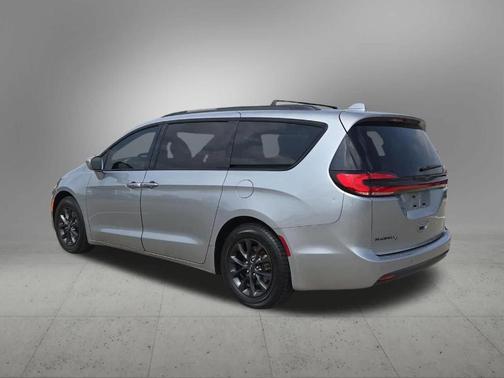 Billet Silver Metallic Clearcoat 2021 Chrysler Pacifica Touring
