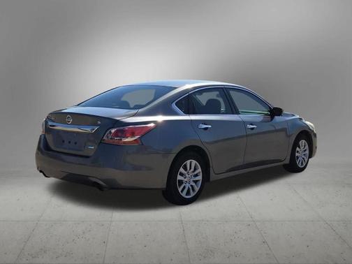 Gun Metallic 2014 Nissan Altima 2.5 S