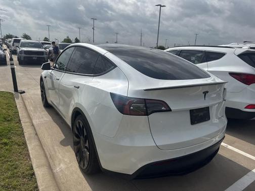 White 2022 Tesla Model Y Performance