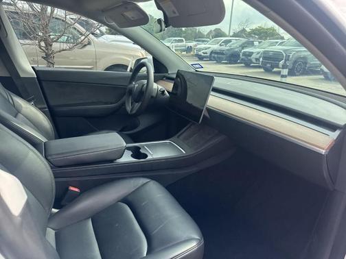 White 2022 Tesla Model Y Performance