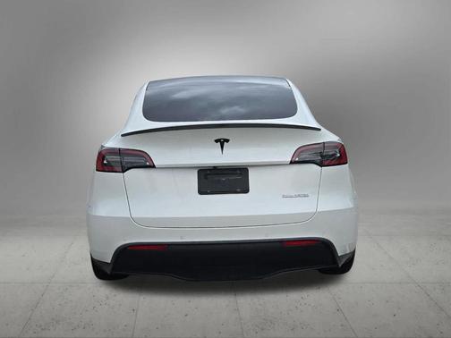 White 2022 Tesla Model Y Performance