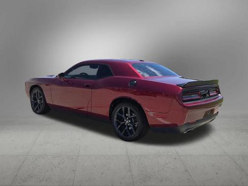 Octane Red Pearlcoat 2020 Dodge Challenger SXT