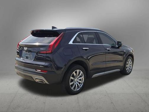 Metallic 2022 Cadillac XT4 Premium Luxury