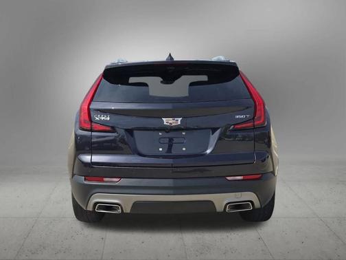 Metallic 2022 Cadillac XT4 Premium Luxury