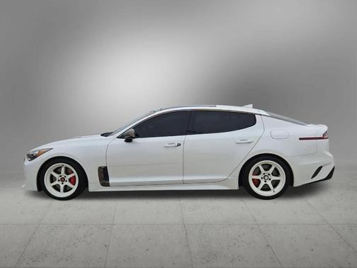 Snow White Pearl 2018 Kia Stinger GT2