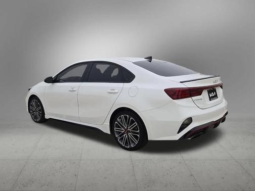 Snow White Pearl 2023 Kia Forte GT