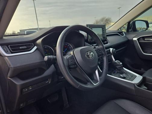 2021 Toyota RAV4 Hybrid XLE Premium