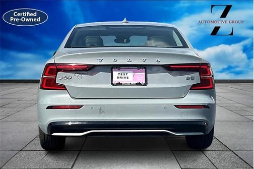 2024 Volvo S60 B5 PLUS DARK THEME