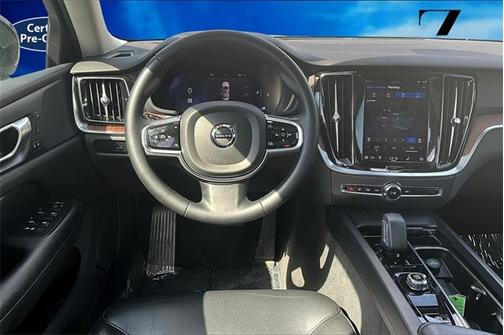 2024 Volvo S60 B5 PLUS DARK THEME