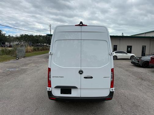 2025 Mercedes-Benz Sprinter 2500 Standard Roof