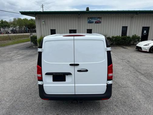 2023 Mercedes-Benz Metris Base