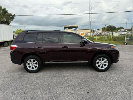 2013 Toyota Highlander SE