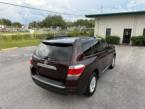 2013 Toyota Highlander SE
