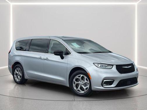 Silver Mist Clearcoat 2024 Chrysler Pacifica Limited