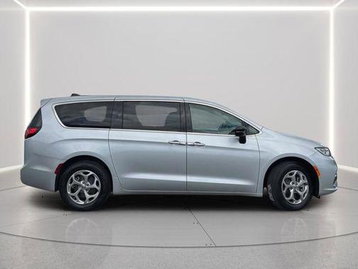 Silver Mist Clearcoat 2024 Chrysler Pacifica Limited