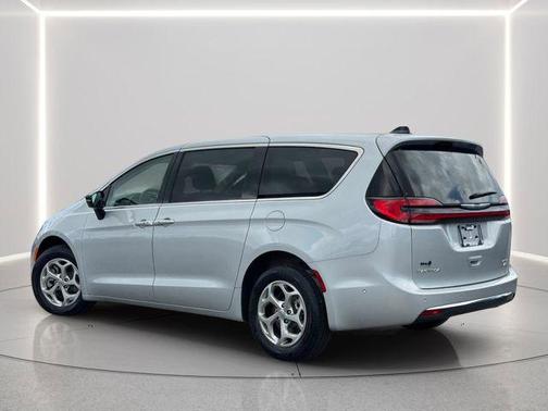 Silver Mist Clearcoat 2024 Chrysler Pacifica Limited