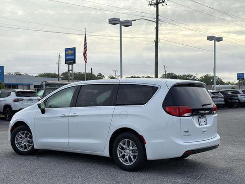 2026 Chrysler Voyager LX