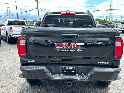 2023 GMC Canyon Base
