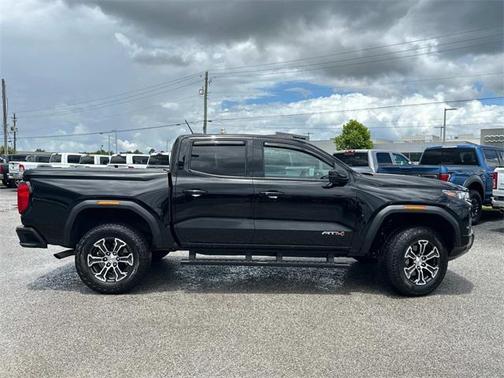 2023 GMC Canyon Base