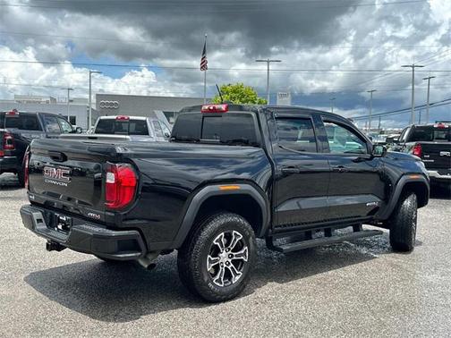 2023 GMC Canyon Base