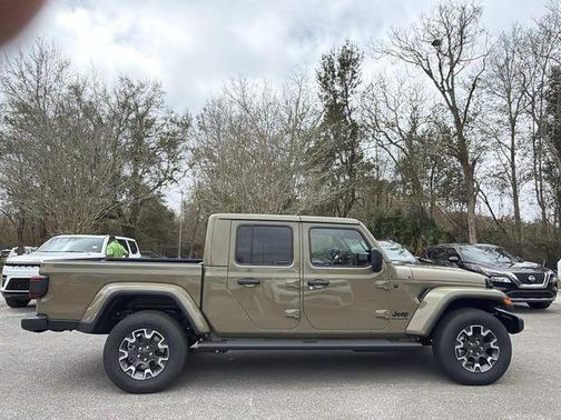 2026 Jeep Gladiator Sahara 4x4