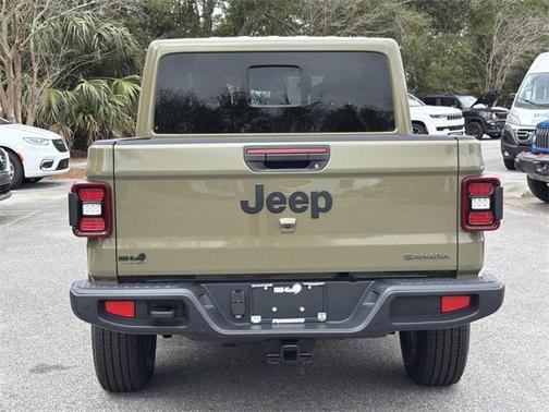 2026 Jeep Gladiator Sahara 4x4