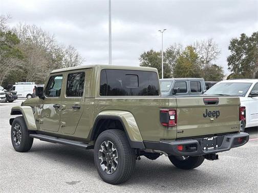 2026 Jeep Gladiator Sahara 4x4