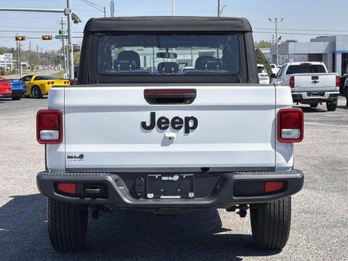 2025 Jeep Gladiator Sport