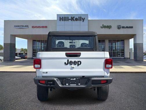 Bright White Clearcoat 2025 Jeep Gladiator Sport