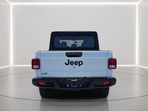 Bright White Clearcoat 2025 Jeep Gladiator Sport