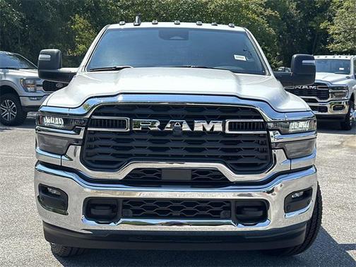 2025 RAM 2500 Tradesman Crew Cab 4x2 8' Box