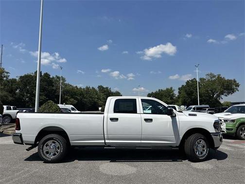 2025 RAM 2500 Tradesman Crew Cab 4x2 8' Box