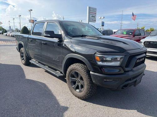 Diamond Black Crystal Pearlcoat 2020 RAM 1500 Rebel