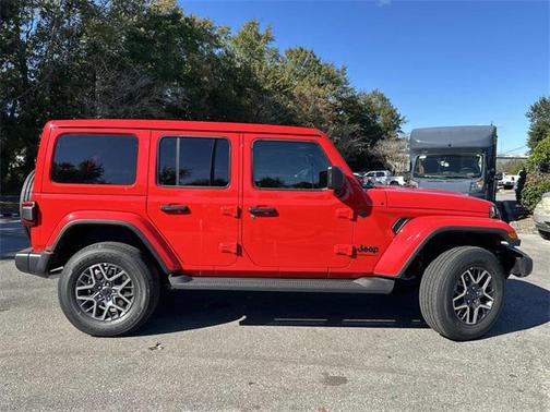 2026 Jeep Wrangler 4-Door Sahara 4x4