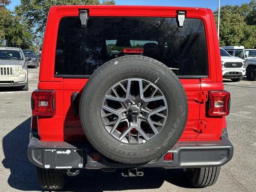 2026 Jeep Wrangler 4-Door Sahara 4x4