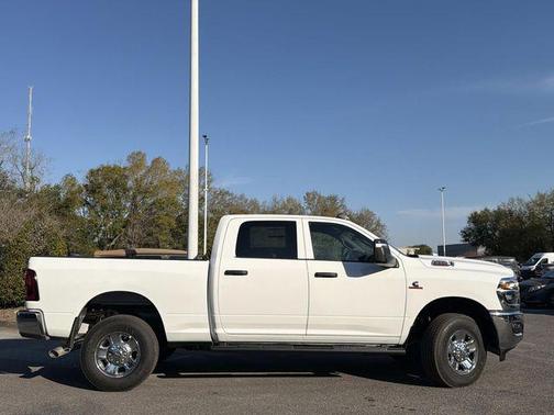 Bright White Clearcoat 2026 RAM 2500 Tradesman Crew Cab 4x4 6'4' Box