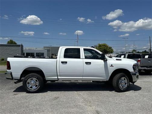 2025 RAM 2500 Tradesman Crew Cab 4x4 6'4' Box