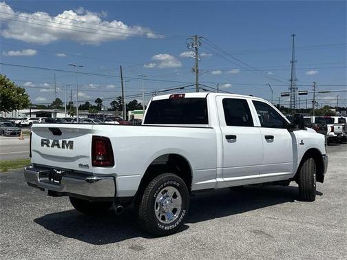 2025 RAM 2500 Tradesman Crew Cab 4x4 6'4' Box