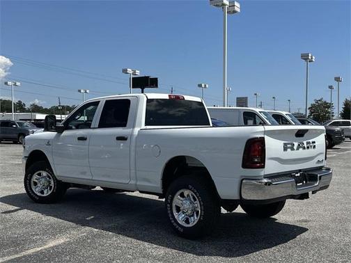 2025 RAM 2500 Tradesman Crew Cab 4x4 6'4' Box