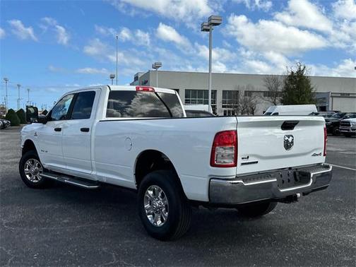 2024 RAM 3500 Big Horn Crew Cab 4x4 8' Box