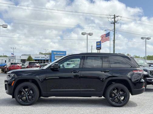 diamond black crystal pearlcoat 2026 Jeep Grand Cherokee Limited