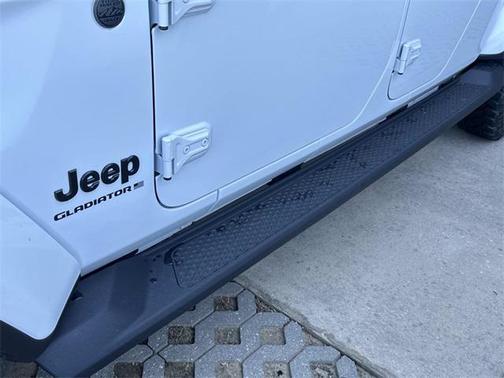 2025 Jeep Gladiator High Tide