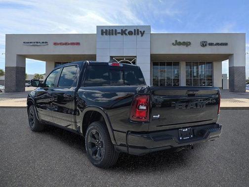 Diamond Black Crystal Pearlcoat 2026 RAM 1500 Big Horn/Lone Star