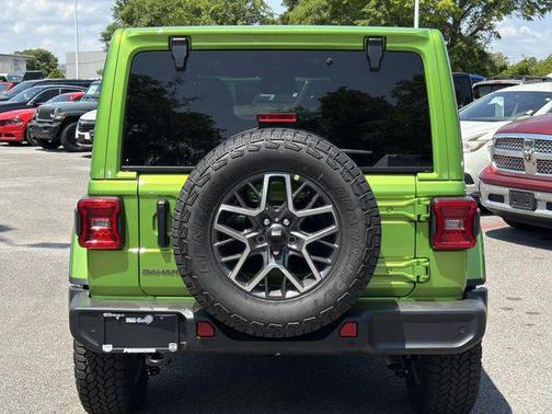 Mojito Clearcoat 2026 Jeep Wrangler 4-Door Sahara 4x4