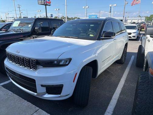 Bright White Clearcoat 2023 Jeep Grand Cherokee L Summit Reserve