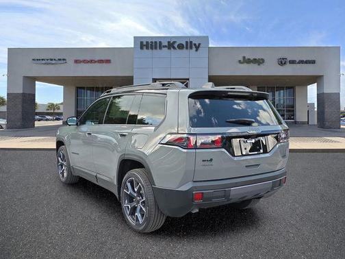 Sting-Gray Clearcoat 2026 Jeep Cherokee Overland
