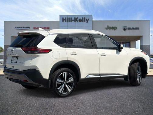 Pearl White Tricoat 2023 Nissan Rogue SL