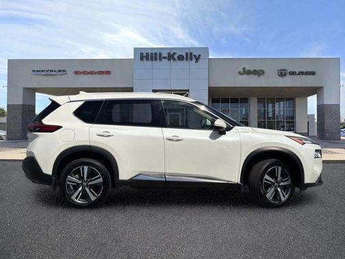 Pearl White Tricoat 2023 Nissan Rogue SL