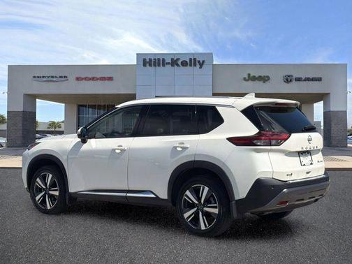Pearl White Tricoat 2023 Nissan Rogue SL