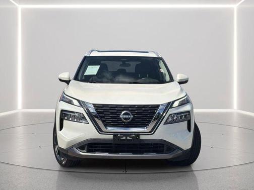 Pearl White Tricoat 2023 Nissan Rogue SL